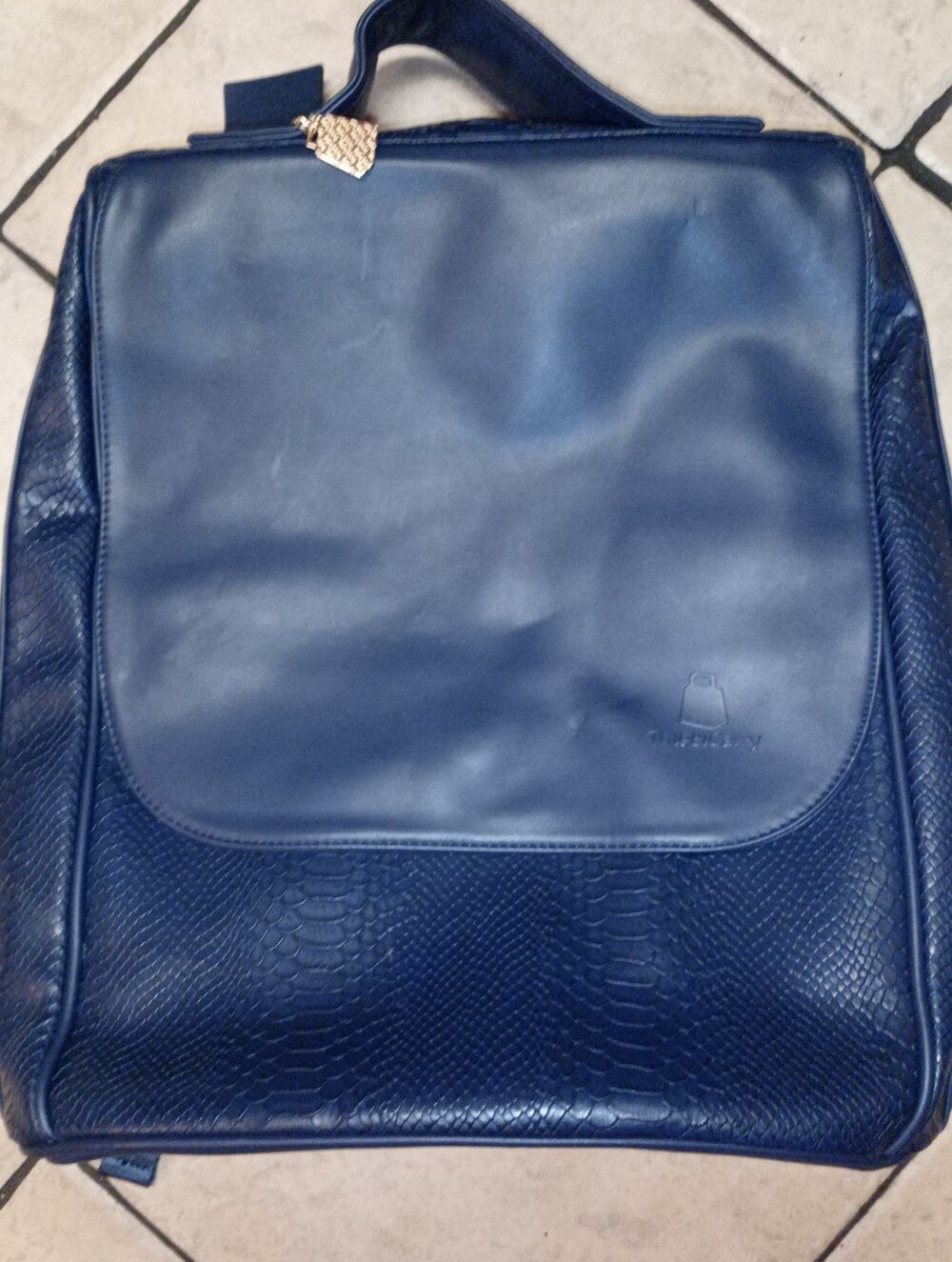 Classic Navy Blue Women's Backpack - Sleek Everyday Carry